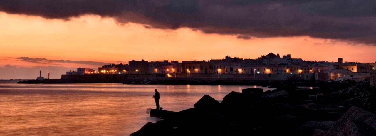 Apartment Overlooking The Sea With A View Of Old Gallipoli And The Whole Bay Bagian luar foto