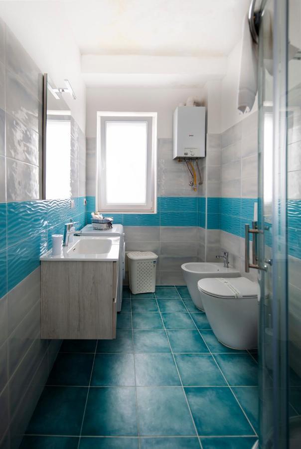 Apartment Overlooking The Sea With A View Of Old Gallipoli And The Whole Bay Bagian luar foto
