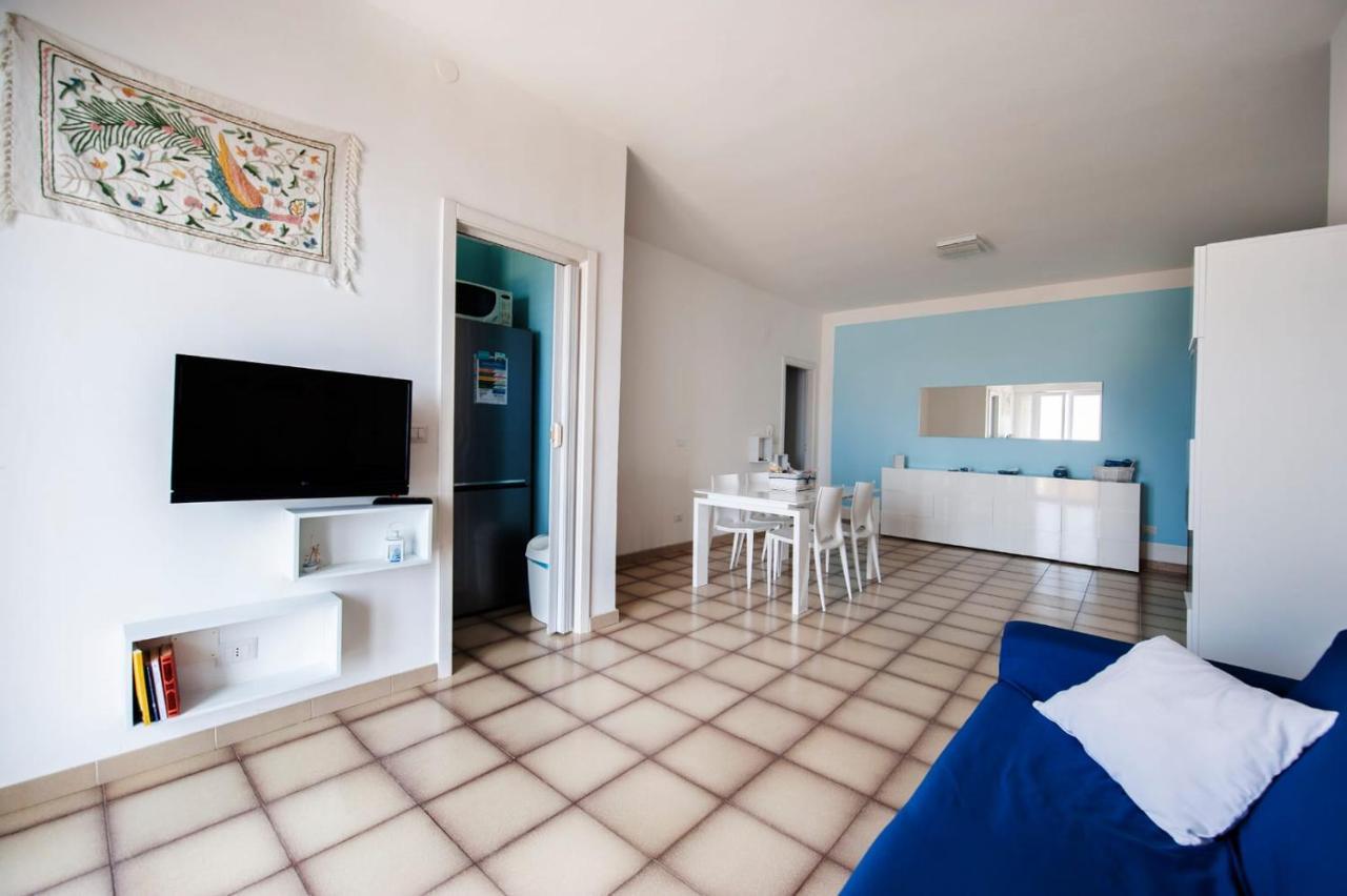 Apartment Overlooking The Sea With A View Of Old Gallipoli And The Whole Bay Bagian luar foto